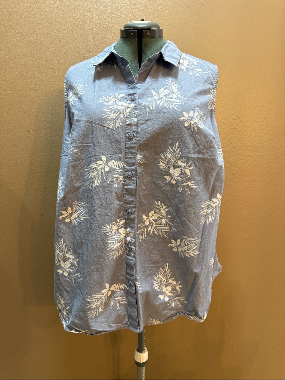 Croft & Barrow Floral Sleeveless Button Down Blouse Blue Plus Size 2x